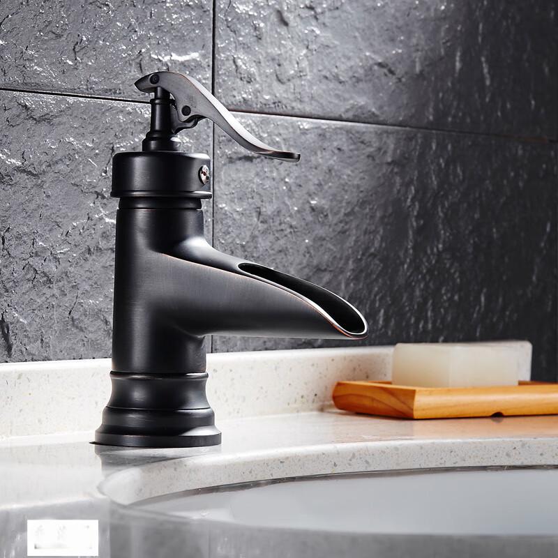 Xuan Yong Hot & Cold Single-Hole Basin Faucet
