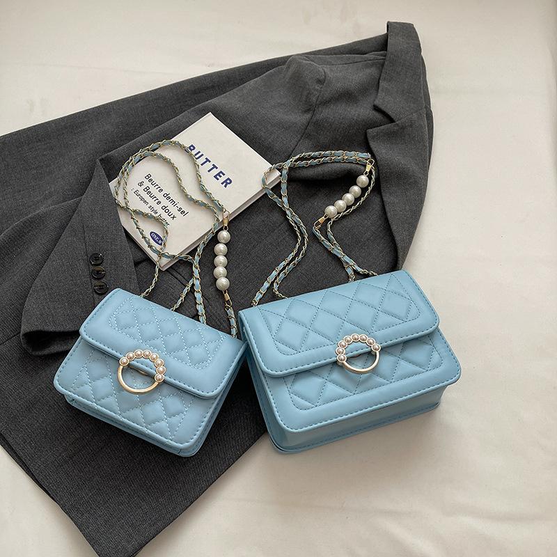 

Популярная в этом году женская сумка 2025 новая вышитая нить ромб жемчуг нишевая простая модная на плечо сумка-мессенджер Small синий