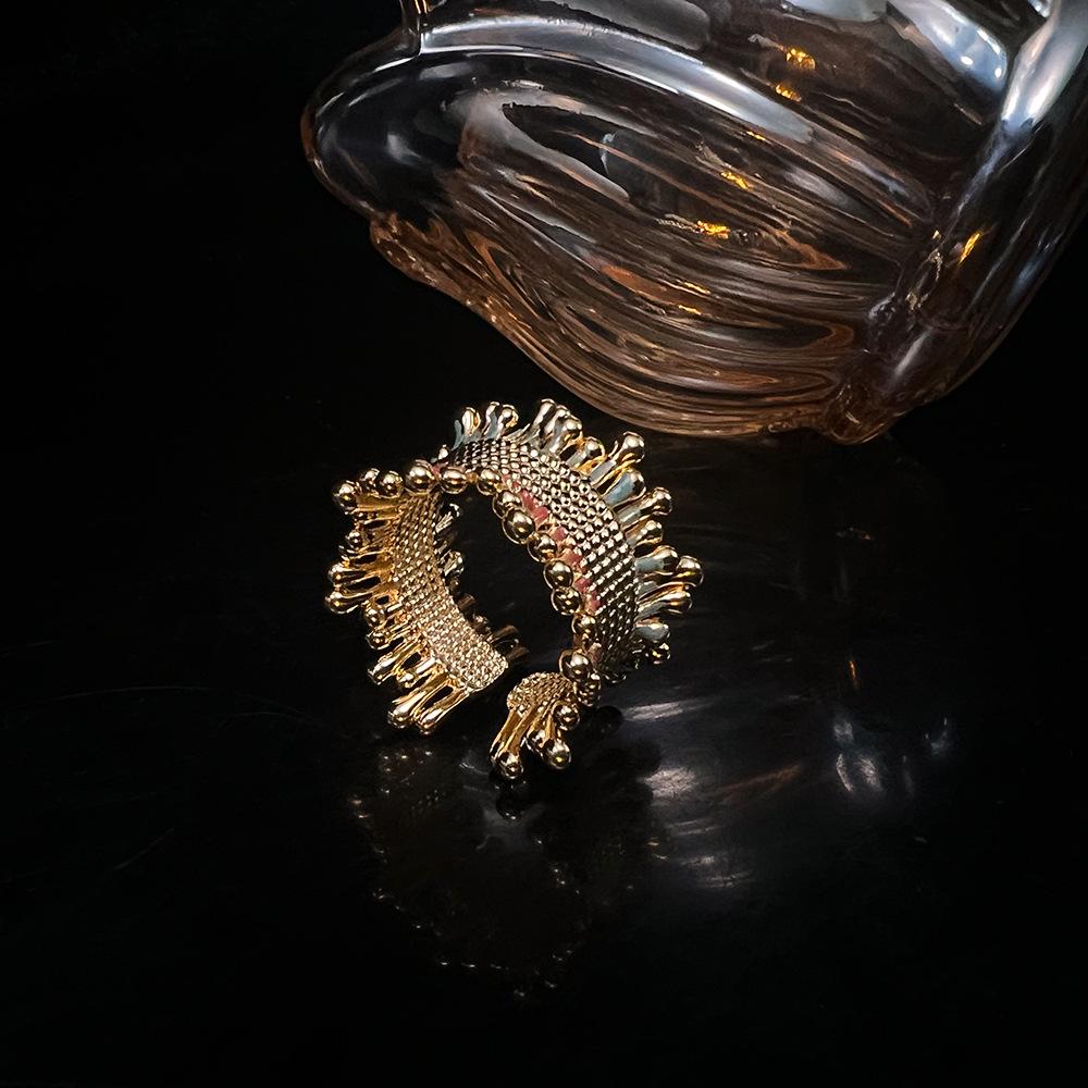 

Новое итальянское матовое изумрудное кольцо из открытой меди с золотым покрытием