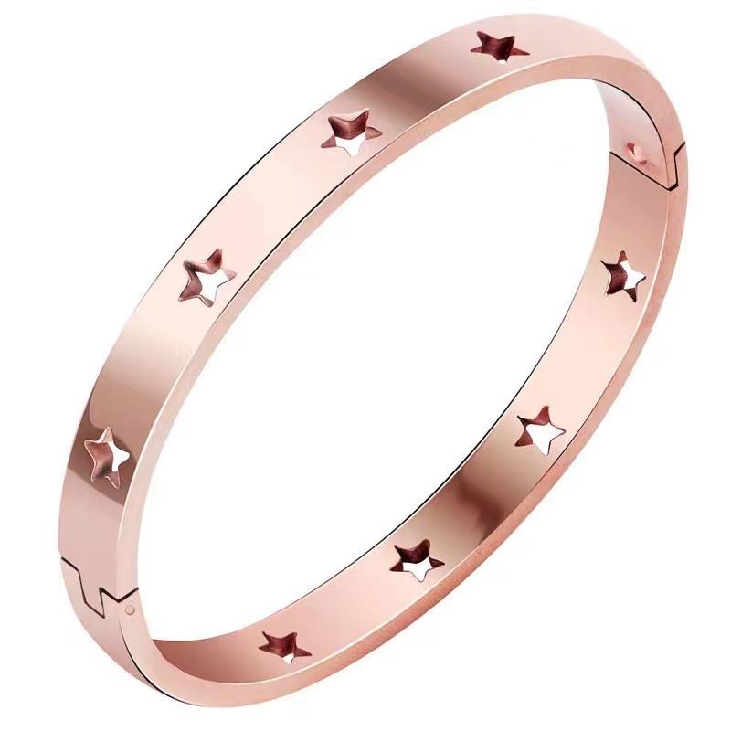 Trendy 18K Gold Plated Charm Bangle Bracelet with Diamond Hollow Out Star Design for Women Elegant Wedding Gift Jewelry