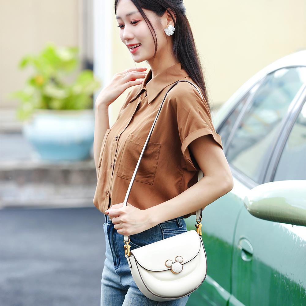 New Disney Mickey Series PU Crossbody Bag, Shoulder Bag, Portable Shoulder Bag, Handbag Trumpets Women's White BMK-71601W