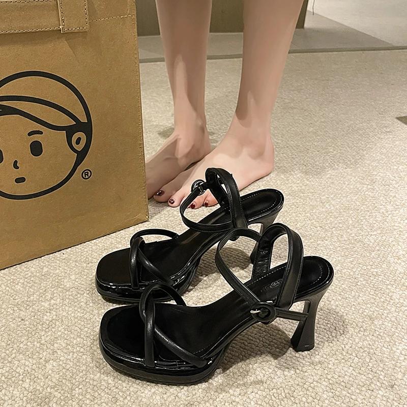 

Мода 2025 Лето Низкие Сандалии Женские Кожаный Костюм Женский Бежевый Низкий каблук Черный Комфорт Новый Стилет Девушки Fas 35 чёрный