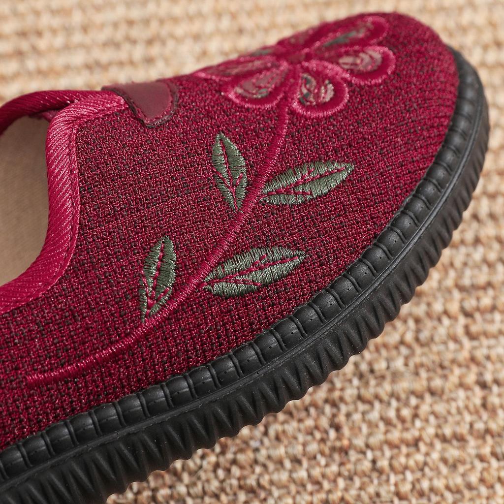 Customized Old Beijing Cloth Shoes Women's Soft-soled Flat-heeled Lazy Shoes One-pedal Non-slip Embroidered Single Shoes Mother Shoes