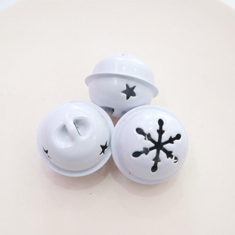 Painted Snowflake Bell Flower and Star Wreath Keychain Decoration