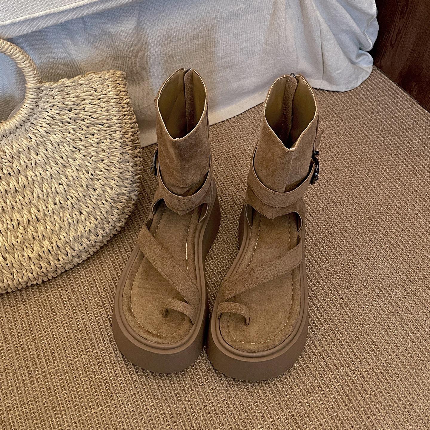 

Супер крутые трендовые черные ретро сандалии на платформе женские 2025 новая летняя обувь с юбкой увеличение роста универсальные крутые ботинки 39 хаки