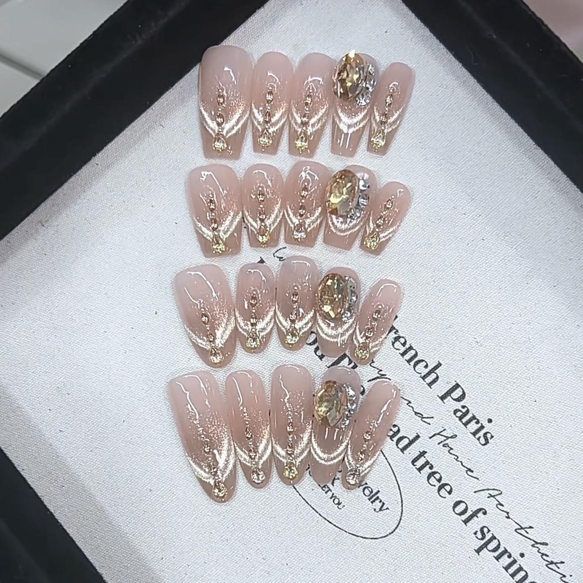 

Плетёная вручную броня Новые трёхмерные цирконы Геометрический французский кошачий глаз Чистый темперамент Патч для нейл-арта large L