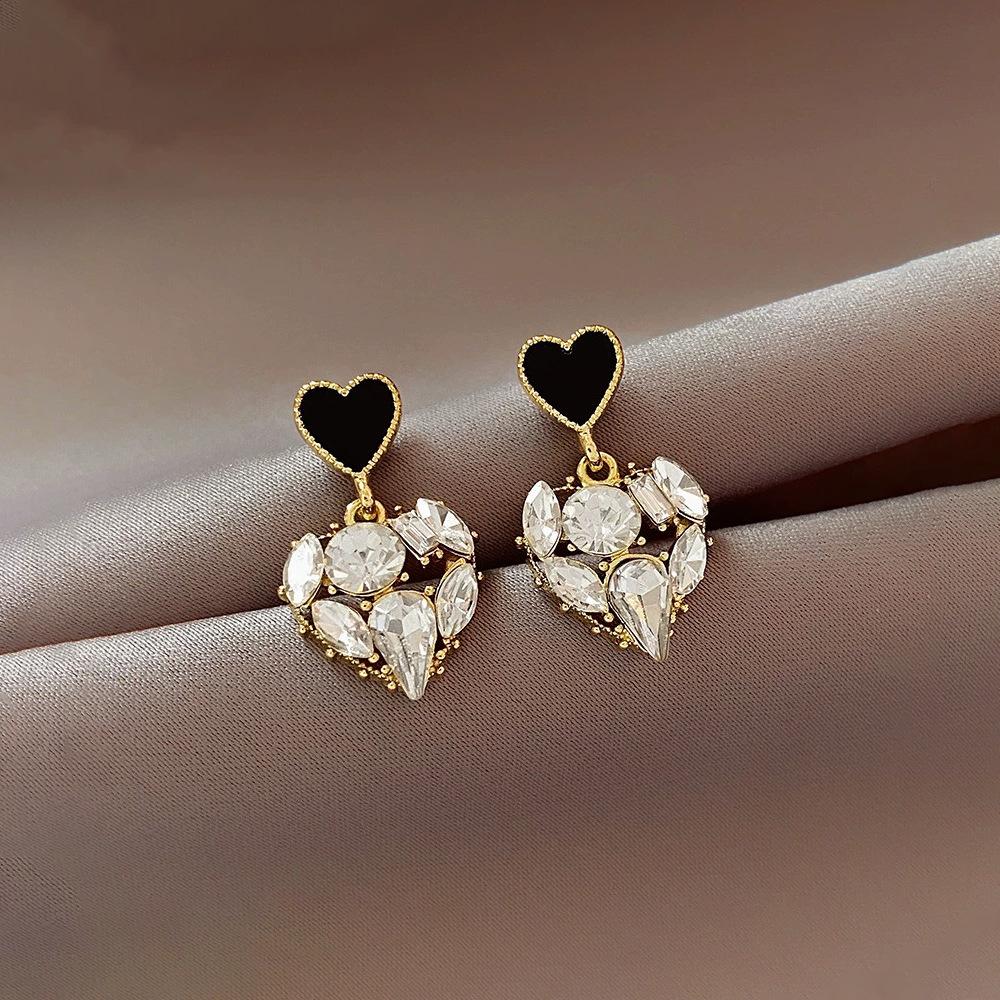 

Silver Needle Black Light Luxury Rhinestone Love Earrings Internet Celebrity Fashion Temperament Earrings Women s Classic High-end Earrings
