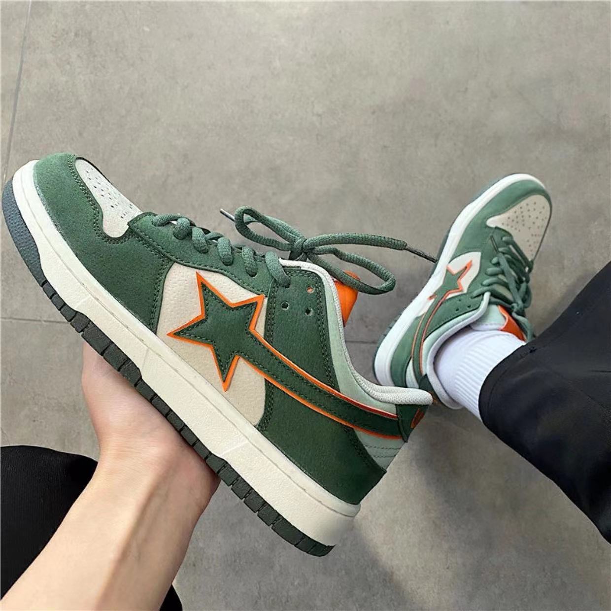 

Весняні кросівки 2025 року, чорно-білі, кольори, що відповідають метеоритному шику, для чоловіків та жінок, моделі для пар, німецькі тренувальні кросівки, дошкове взуття 44 зелений