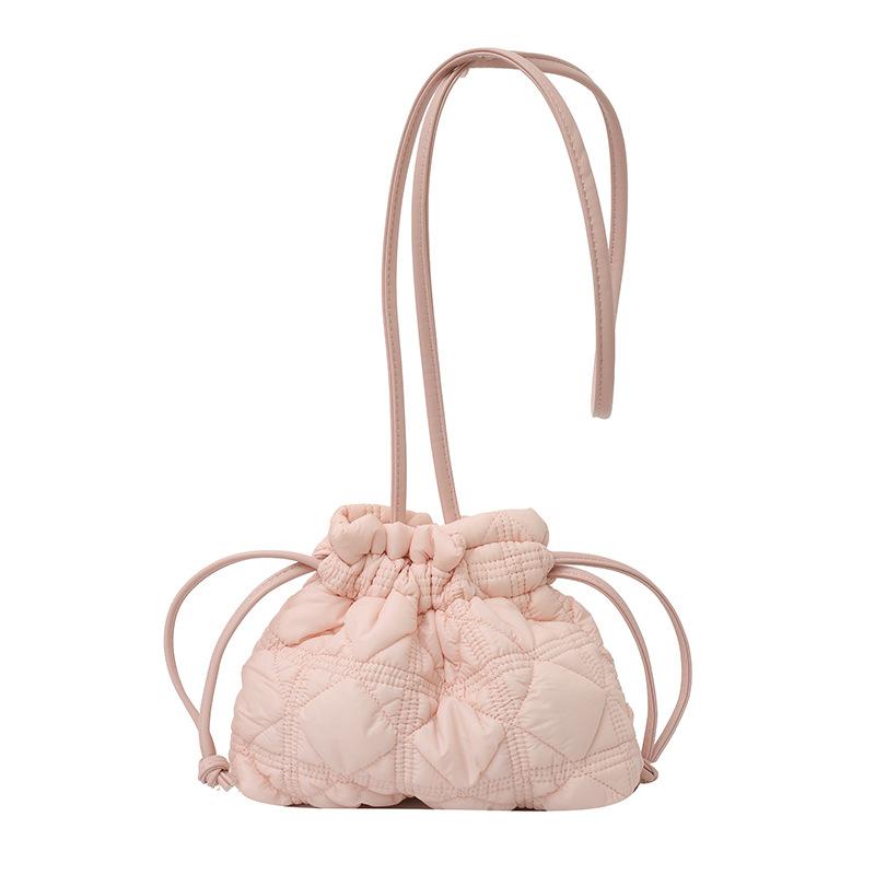 Einfache Rhombus-Kordelzug-Bündel, gefaltete Beuteltasche, Damen-Nylon-Wolke, Umhängetasche mit einer Schulter, leichte Knödeltasche