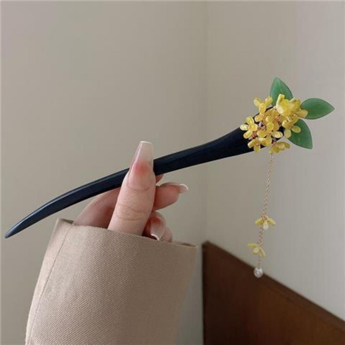 

Заколка-кисточка с цветком для женщин, винтажная деревянная цветочная палочка для волос, элегантные аксессуары для волос Ханфу, 18 см, заколки для волос для прически пучок/голова-пончик