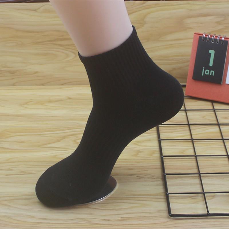 Men's Breathable Cotton Mid-Calf and Low-Cut Socks: Odor-Resistant and Sweat-Absorbing for Spring/Summer Sports.