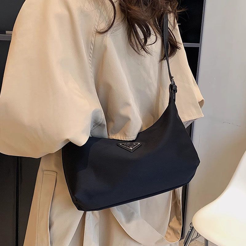 Autumn and Winter Counter Oxford Cloth Small Bag Women's 2025 New High-end Shoulder Armpit Bag Fashionable Women's Shoulder Bag