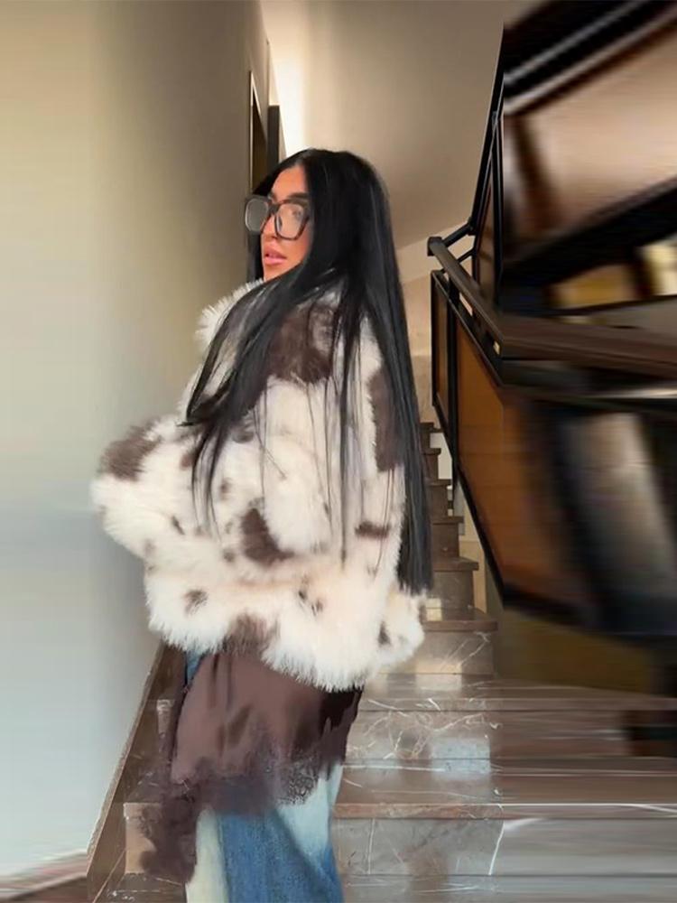 Women's Collar Long Sleeved Spotted Faux Fur Winter Coat