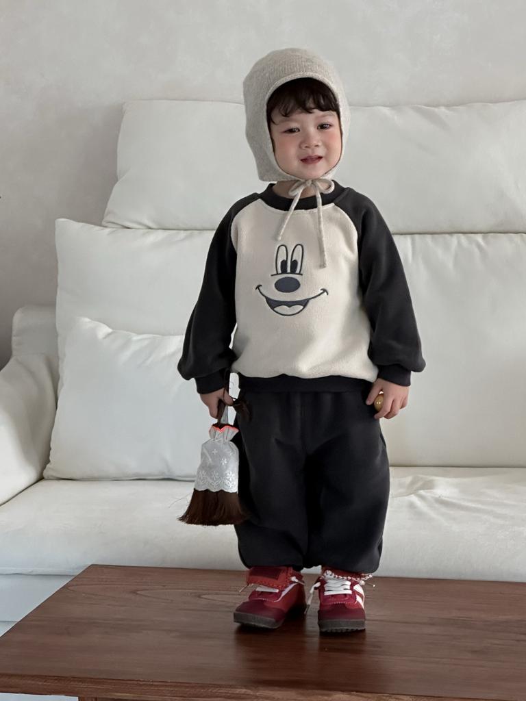 Boys' winter thickened suit New children's clothing baby winter clothing children's autumn and winter velvet sports suit