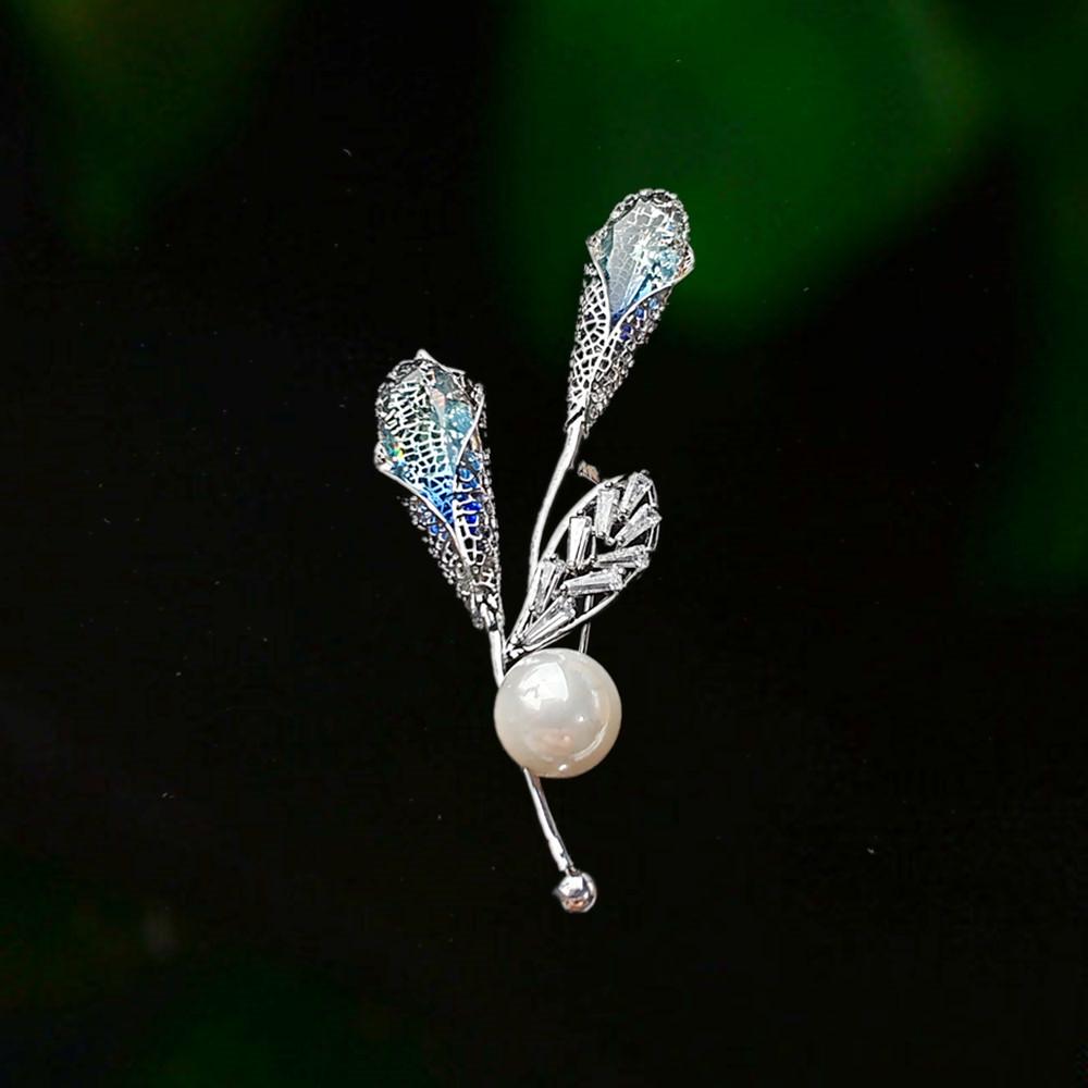 

Брошь Калла с цирконом : Универсальная брошь для ювелирных изделий высокого класса, аксессуар-корсаж серебряный