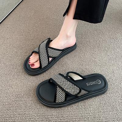 Tritt auf Scheiße Hausschuhe Damen Sommerbekleidung 2025 neu dicksohlige rutschfeste Nische High-End Sandalen Klettverschluss Ein-Wort-Schlappen