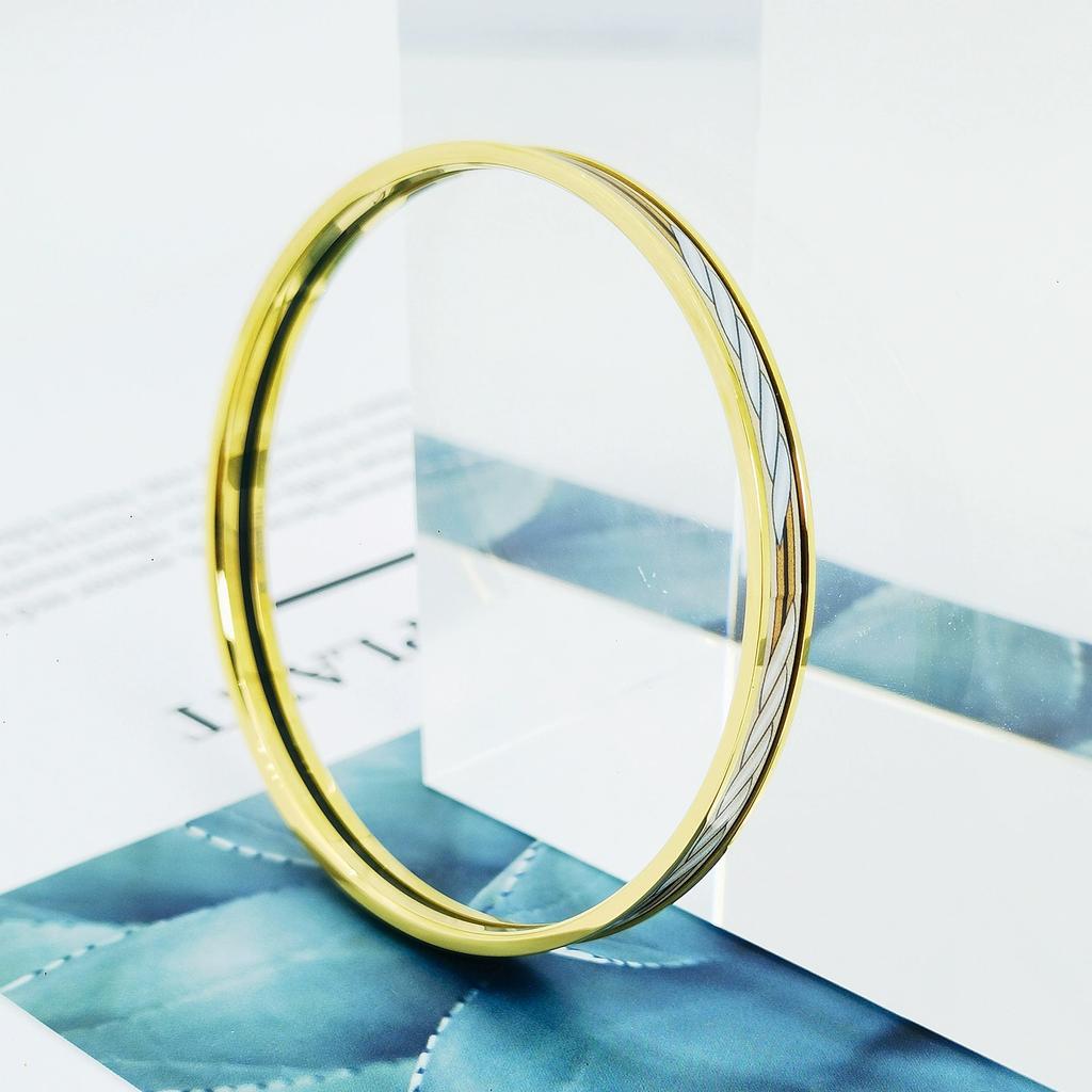 2025 Runder Geschlossener Armreif Modetrend Vielseitiger Exquisiter Armreif Länge 17CM, 19CM Goldfarbener Armreif