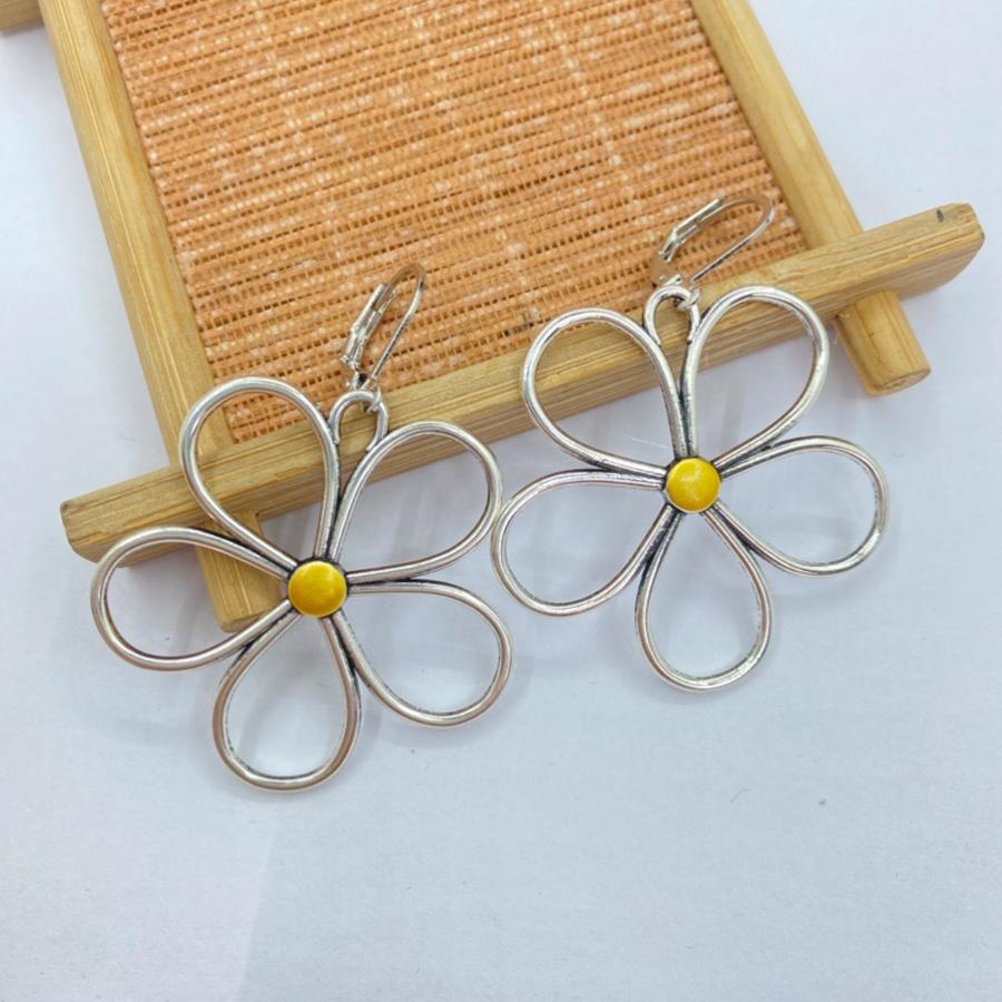 Good Hanging for Women's Daily Casual Birthday Party Hollow Flower Earrings Retro Jewelry Gifts Bohemian Style