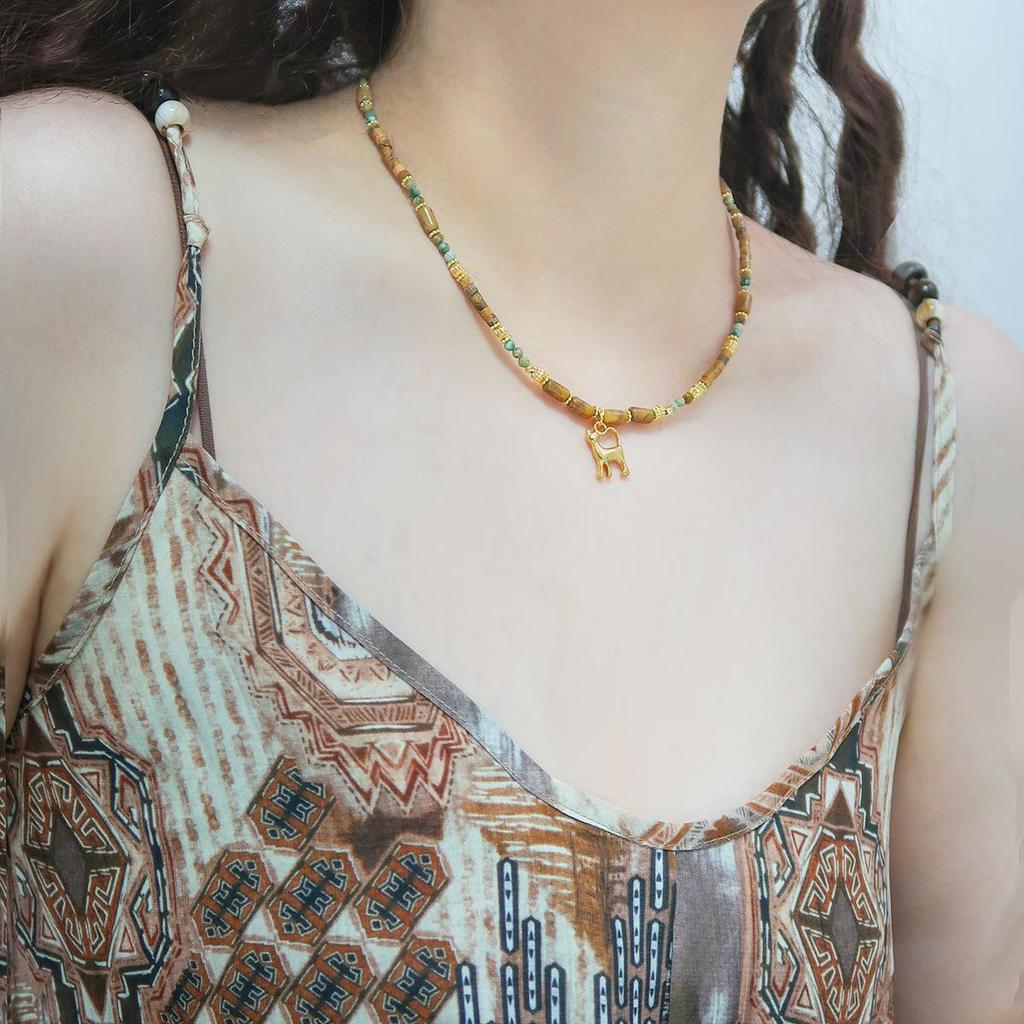 Gelb-Brauner Maillard-Stil Crazy Agate Katzenanhänger Halskette