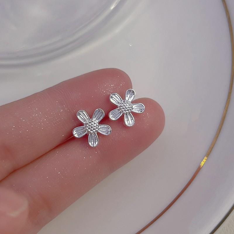 S925 Silver Stud Earrings Women's Ear Hole Earrings Niche Design Earbone Studs High-end Earrings