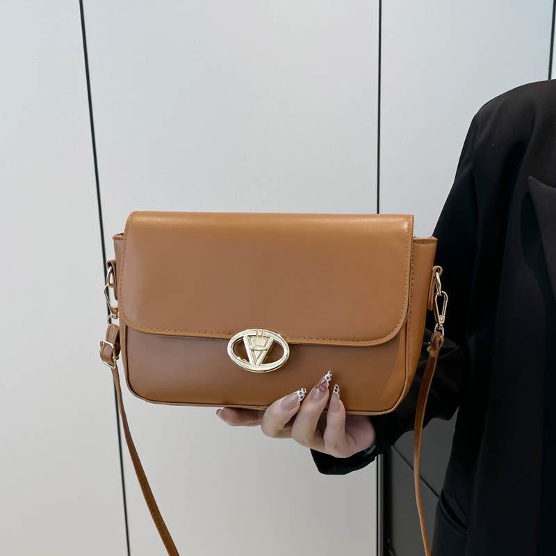 Personalized commuter small square bag women's leisure new solid color simple versatile daily temperament light luxury messenger bag