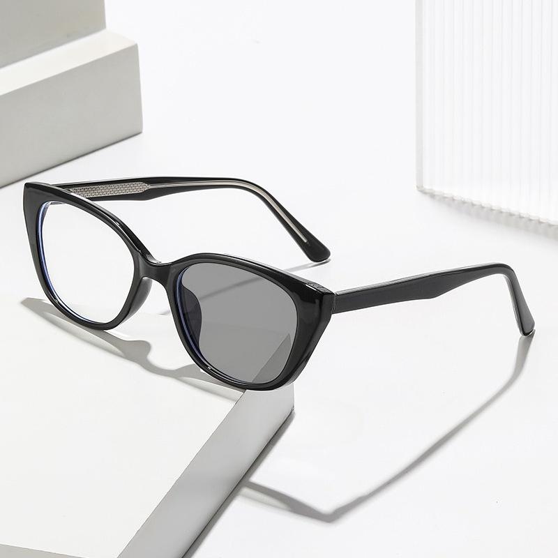 Women s Luxury Photochromic Myopia Glasses Pin-Plugged Fashion Cat-Eye Oversized Frames Unisex Blue Light Blocking Goggles 0 чёрный