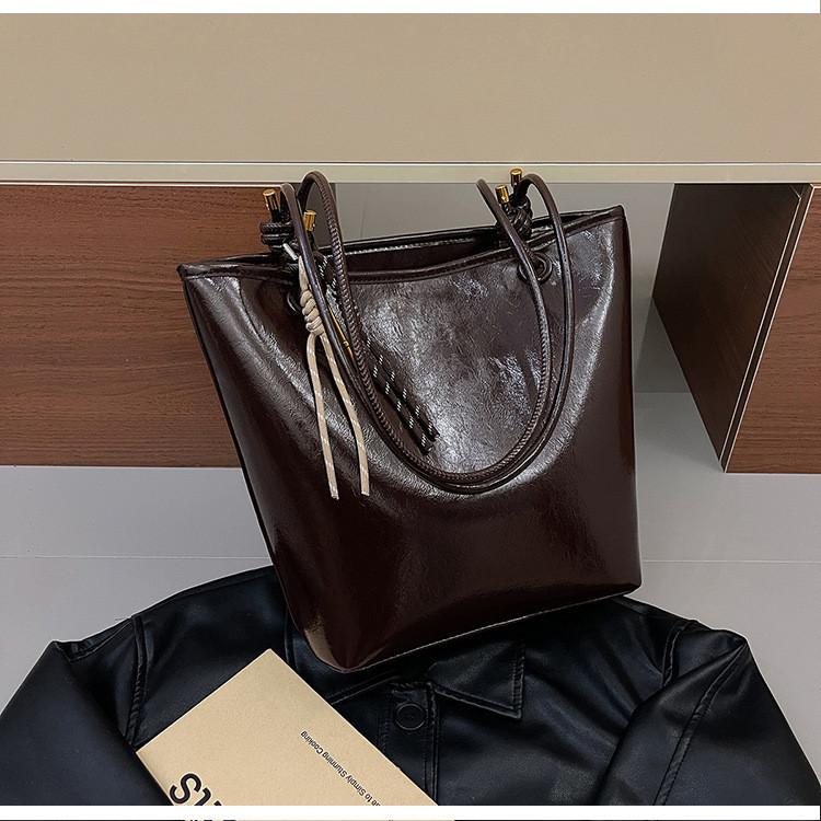 Ielgy Large-Capacity Tote Bag All-Match College Students Class Commuter Bag
