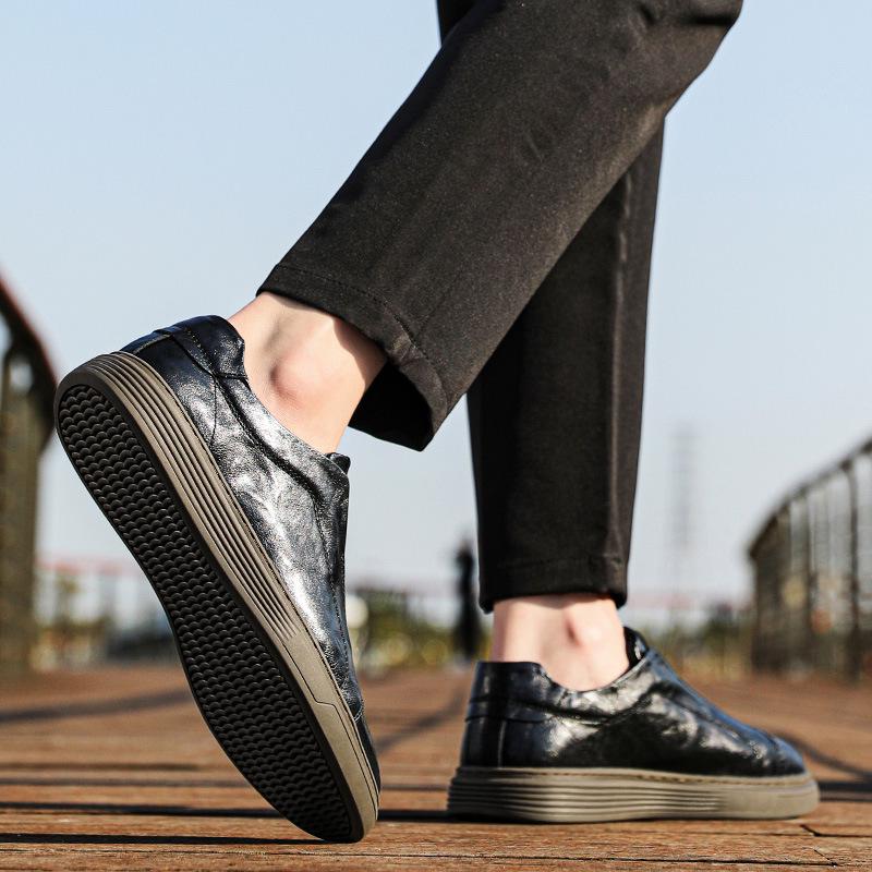 Men's Casual Slip-on Leather Loafers - British Style, Elastic Band, Versatile Youthful Design, White.