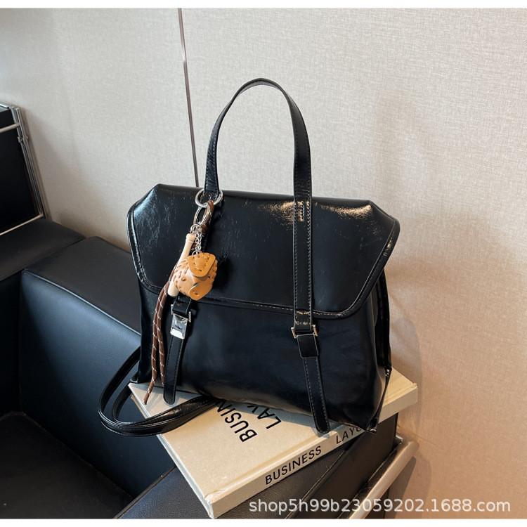 Ielgy Retro Large-Capacity All-Match One-Shoulder Messenger Commuter Tote Bag Multifunctional Backpack