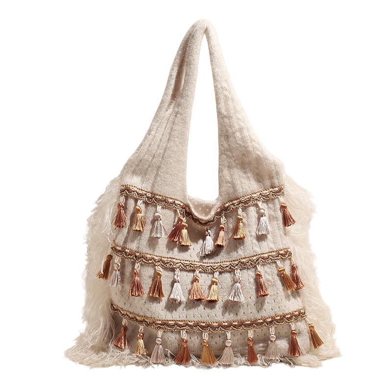 Large Capacity Fashion Ethnic Style Fringed Leisure Bag 2025 Autumn New Single Shoulder High Value Fashionable Simple Tote Bag
