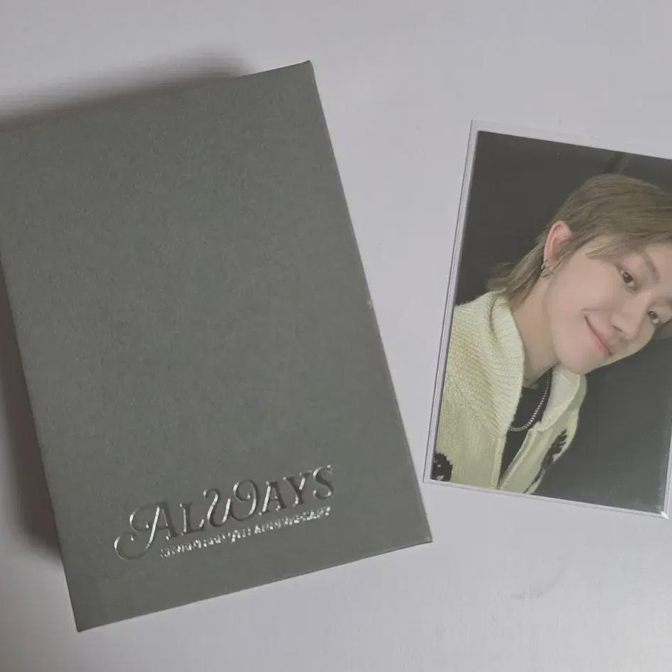 

Seventeen 9th Anniversary Necklace With The8 Foca