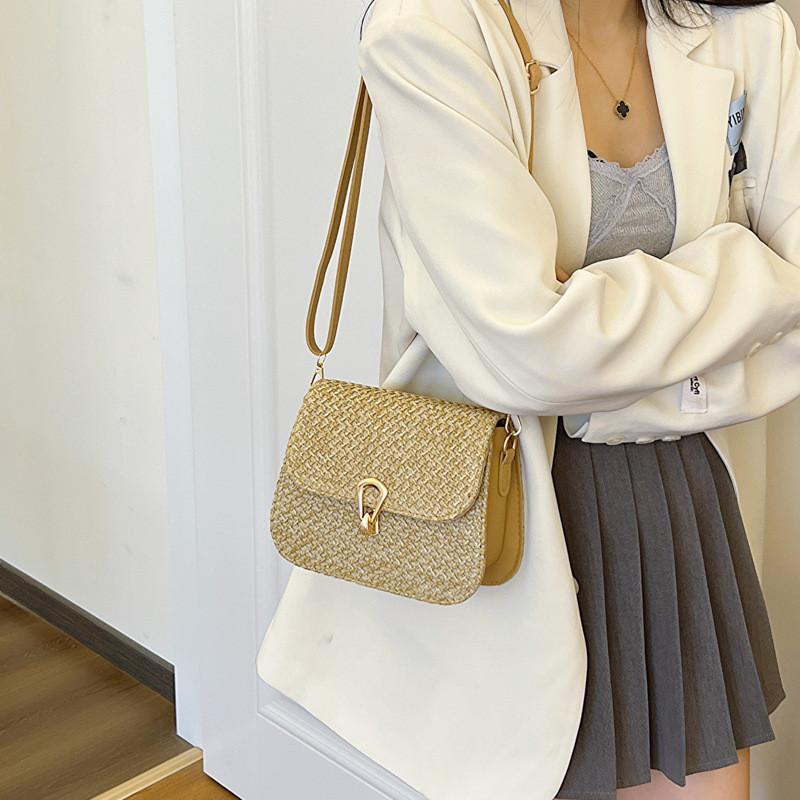 2024 New Fashion Woven Bag Stylish Chain Shoulder Bag For Daily Commuting Beach Bag