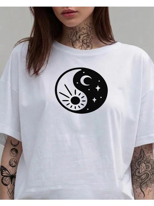Yin and Yang T-shirt. Y2K summer print S