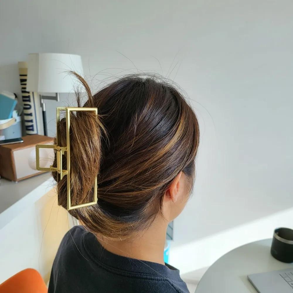 Extra-large, oversized metal hair clip hairpin