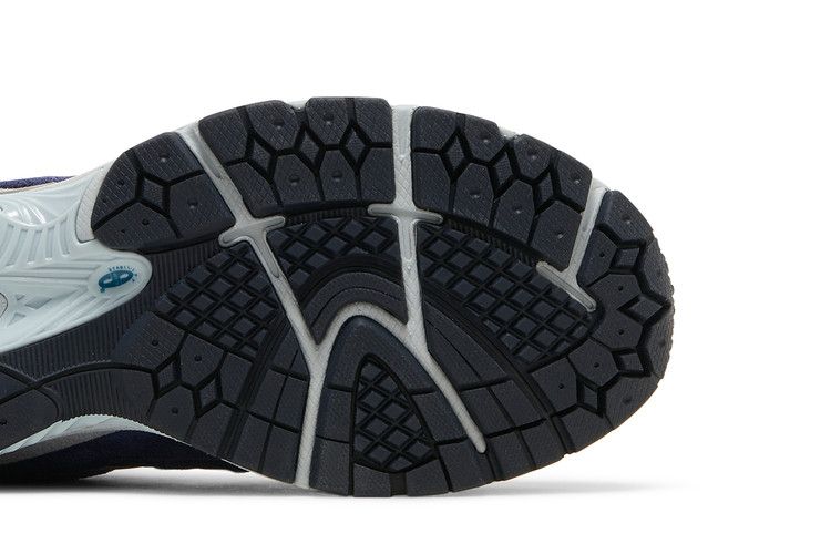 Men's Sneakers New Balance 2002R 'Night Tide'