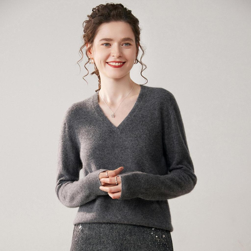 Women's V-Neck Cashmere Knit Sweater - Loose Fit, Long-Sleeve Pullover