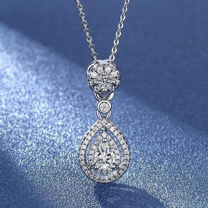 Elegant Women'S Droplet Pendant Necklace With Shiny Zircon Fashionable Luxury Jewelry Accessory For Any Occasion