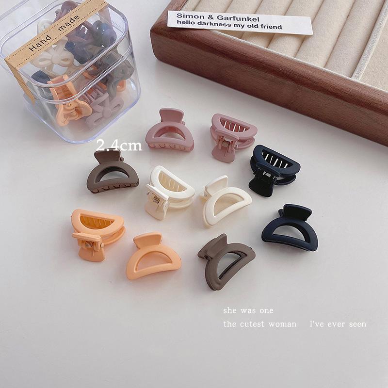 Adorable Hair Claw Clips for Women and Children - Ideal for Bangs and Side Clips