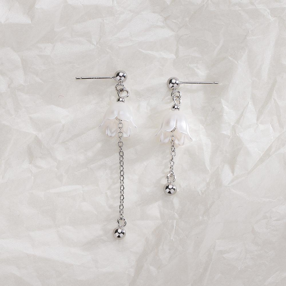 

Оригинальный дизайн Sense Цветок Ландыша Серьги-крючки Ретро Чай Темперамент Цветок Бахрома Асимметричные серьги Хотан Нефрит Copper (White Gold)