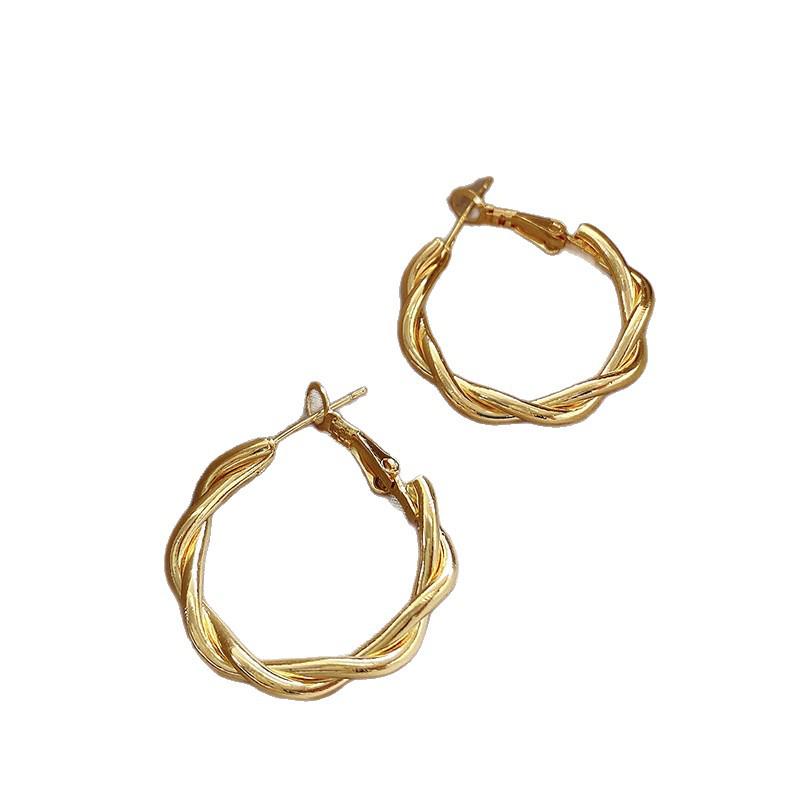 Korean Style Geometric Twisted Heart Earrings: Light Luxury Multi-Layer Niche Ear Jewelry for Women