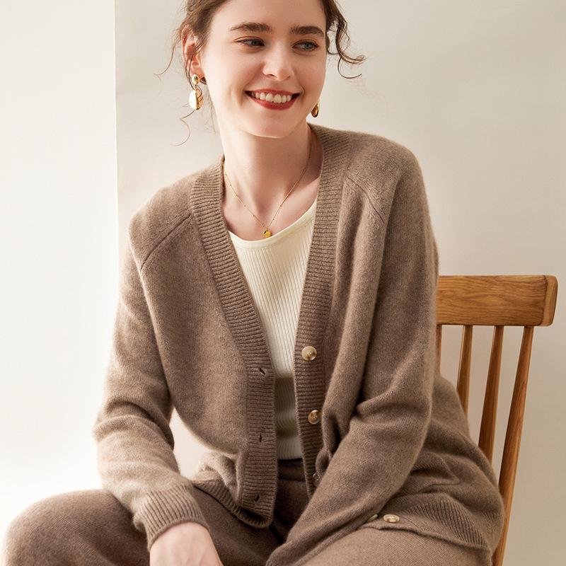Women's Cashmere V-neck Cardigan: Autumn/Winter, Slimming, Knitted, Raglan Sleeve, Versatile Sweater.