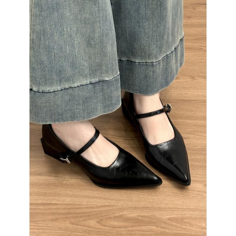 Temperament Pointed Single Shoes Women's 2025 New Spring and Autumn One-word Buckle Shallow Mouth Mary Jane Small Leather Shoes