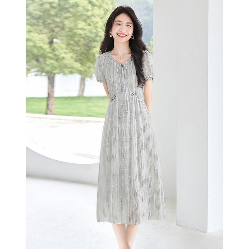 V-neck Dress, Women's Summer Temperament, Waist Cinched, Bubble Sleeves, Medium Length Skirt