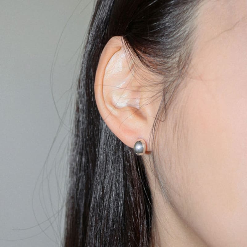 modernlike 14k gold-filled silver glossy volume moon earrings