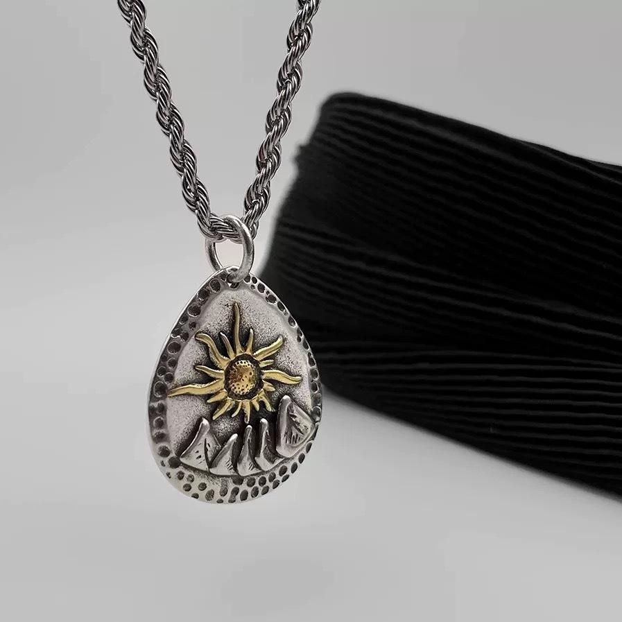Retro Morning and Evening Sun and Moon Necklace Men's Trendy Hip-hop Style Clavicle Chain Fashion Geometric Pendant