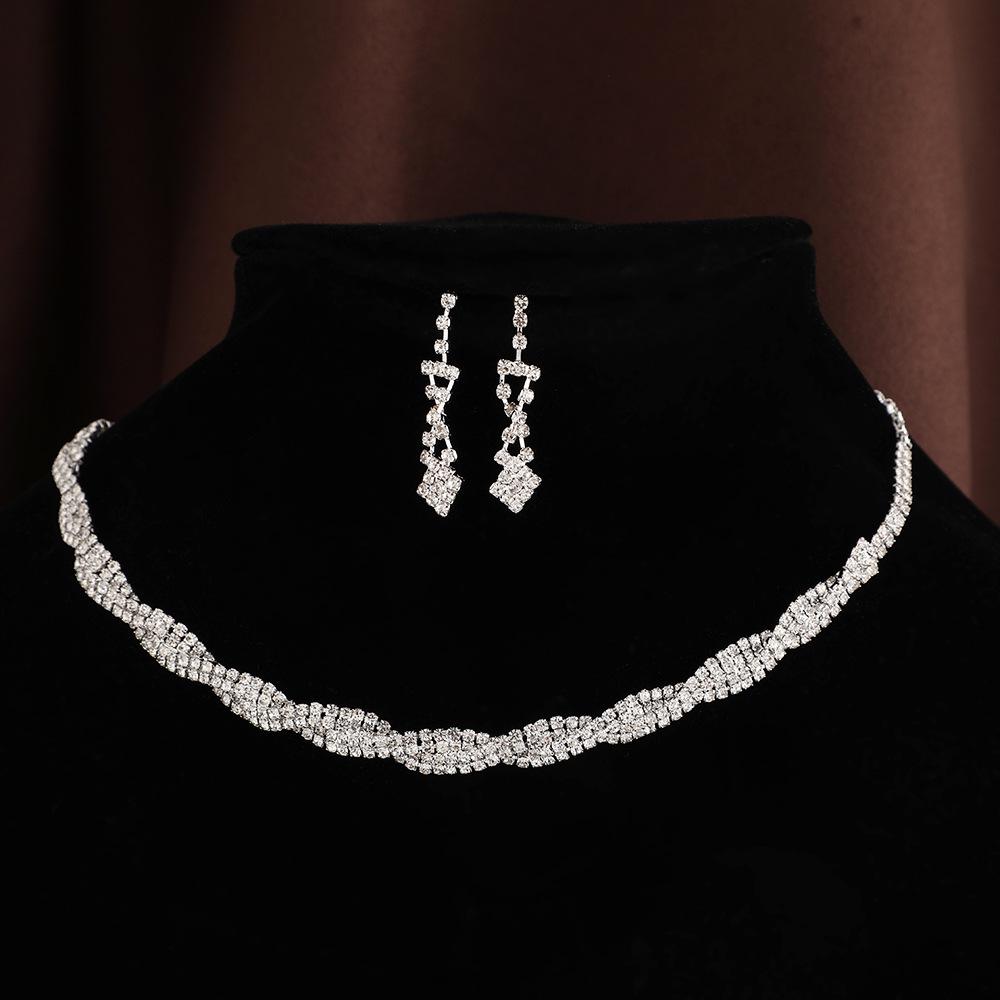 European & American Full Diamond Bridal Necklace & Claw Chain Set - Elegant Wedding Dress Accessories