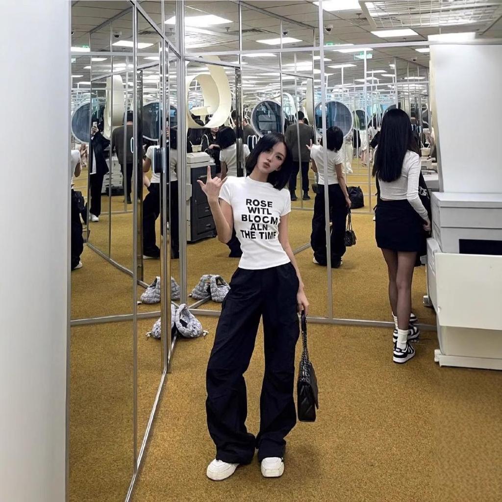 Damen Slim Fit Retro Schulter Buchstaben T-Shirt - Weiß, Kurzarm, Nischendesign