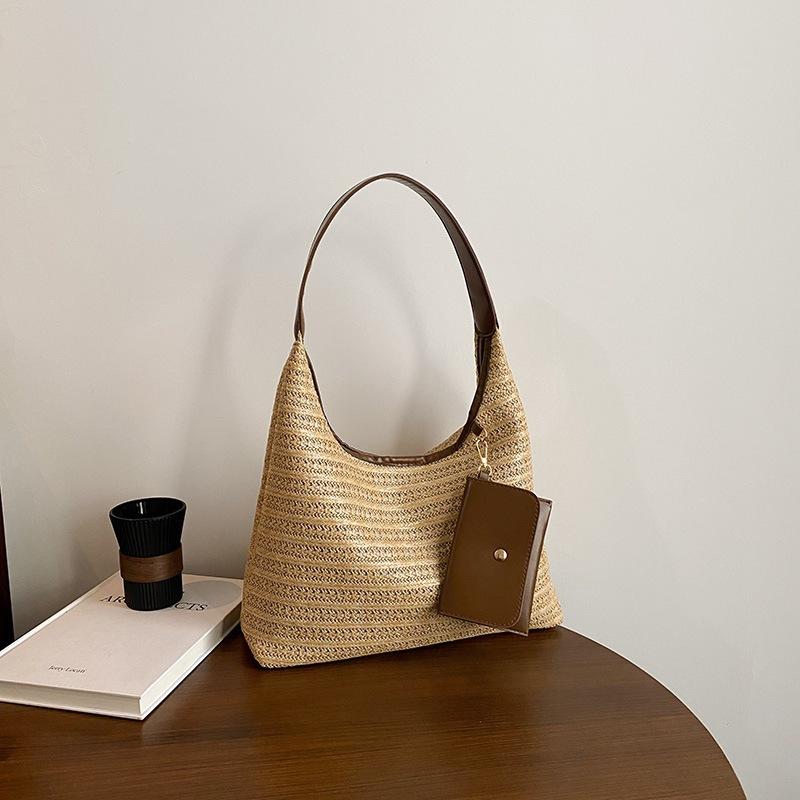A Large-capacity Fashionable Casual Bag A Popular Korean-style Woven Single-shoulder Underarm Tote Bag