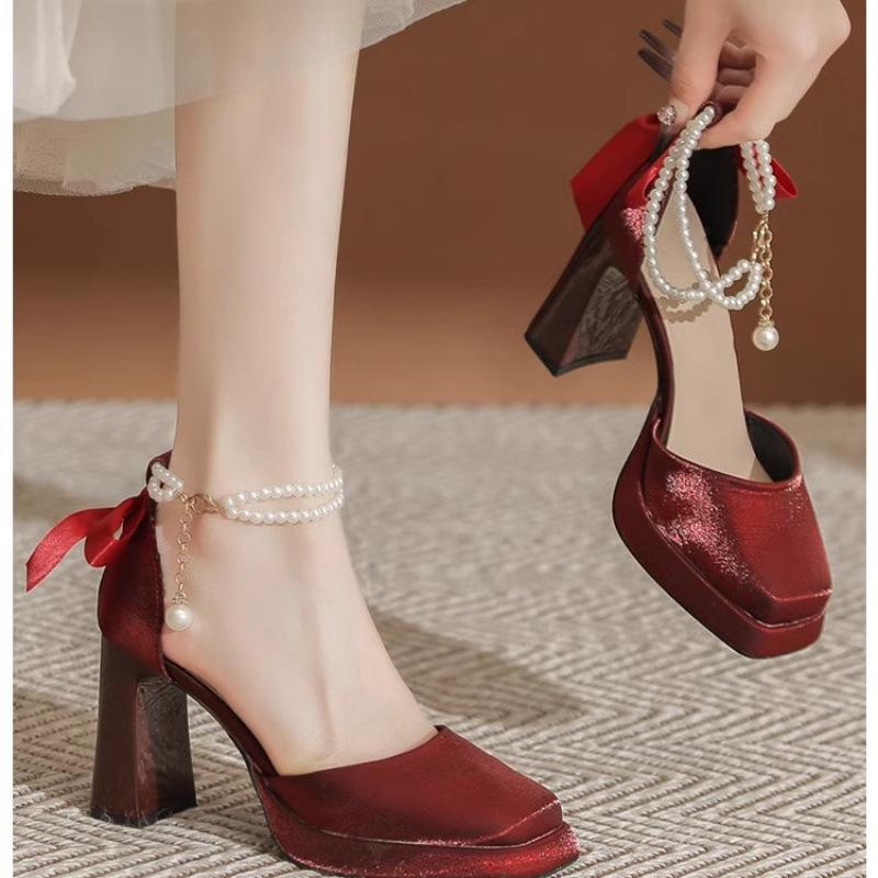 

Жемчужные туфли Мэри Джейн на платформе и толстом каблуке из атласа цвета шампанского 37