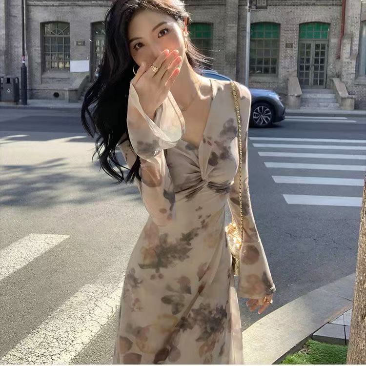 Retro printed dress Chinese women's autumn new slim spring and summer temperament thin horn long dress women's tide